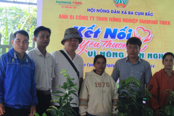 Farming Tiger đồng tài trợ tặng 300 cây giống mãng cầu Thái cho các hộ dân tộc Raglai ở huyện Khánh Sơn tỉnh Khách Hoà.